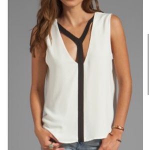 BCBG Maxazria Top v-neck white and black Y neck detail